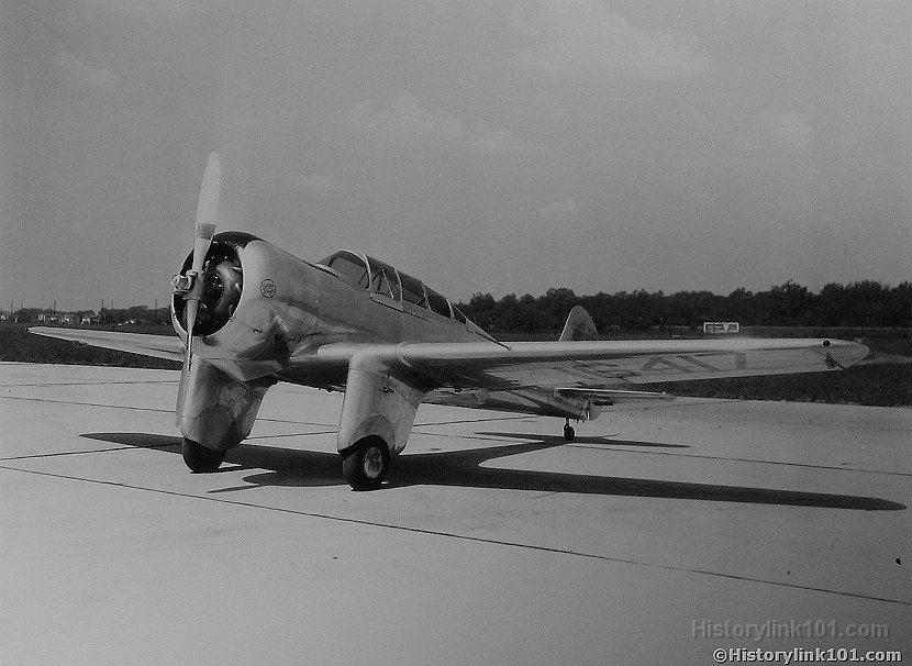Curtiss-Wright 19R-10A Training Airplane