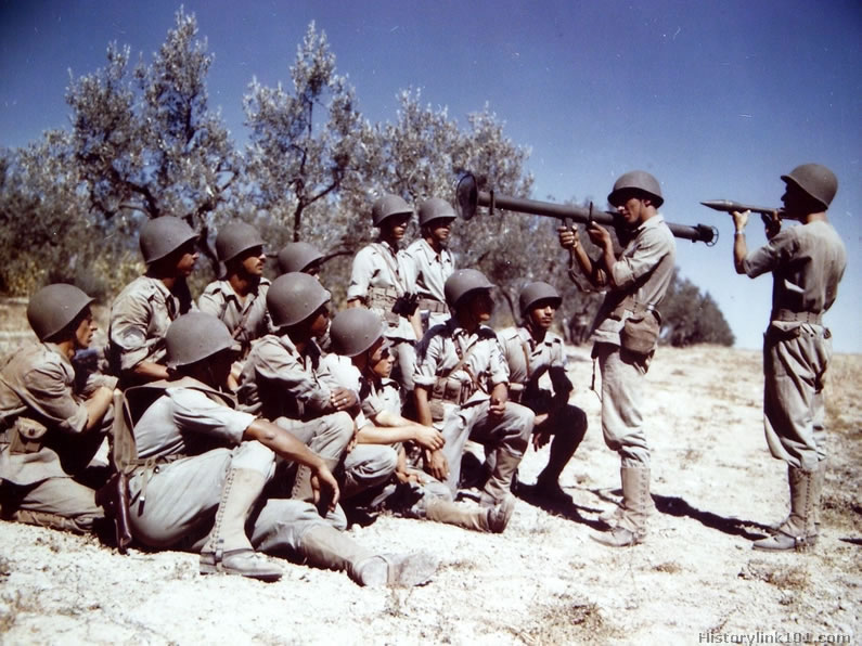 http://historylink101.com/ww2_color/WorldWarIIWeapons/images/PICT0836.jpg