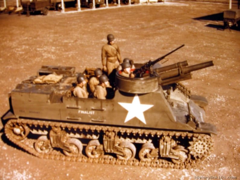 Royalty Free Pictures of 105mm self-propelled Howitzer