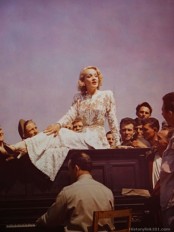 Marlene Deitrich 